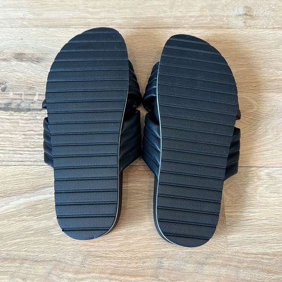 NWOT • Time And Tru • Crossover Slip On Sandal • Black • 8 - Picture 5 of 6